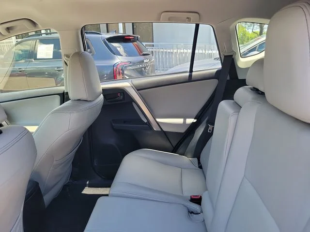 Used 2014 Gray Toyota LE image 13