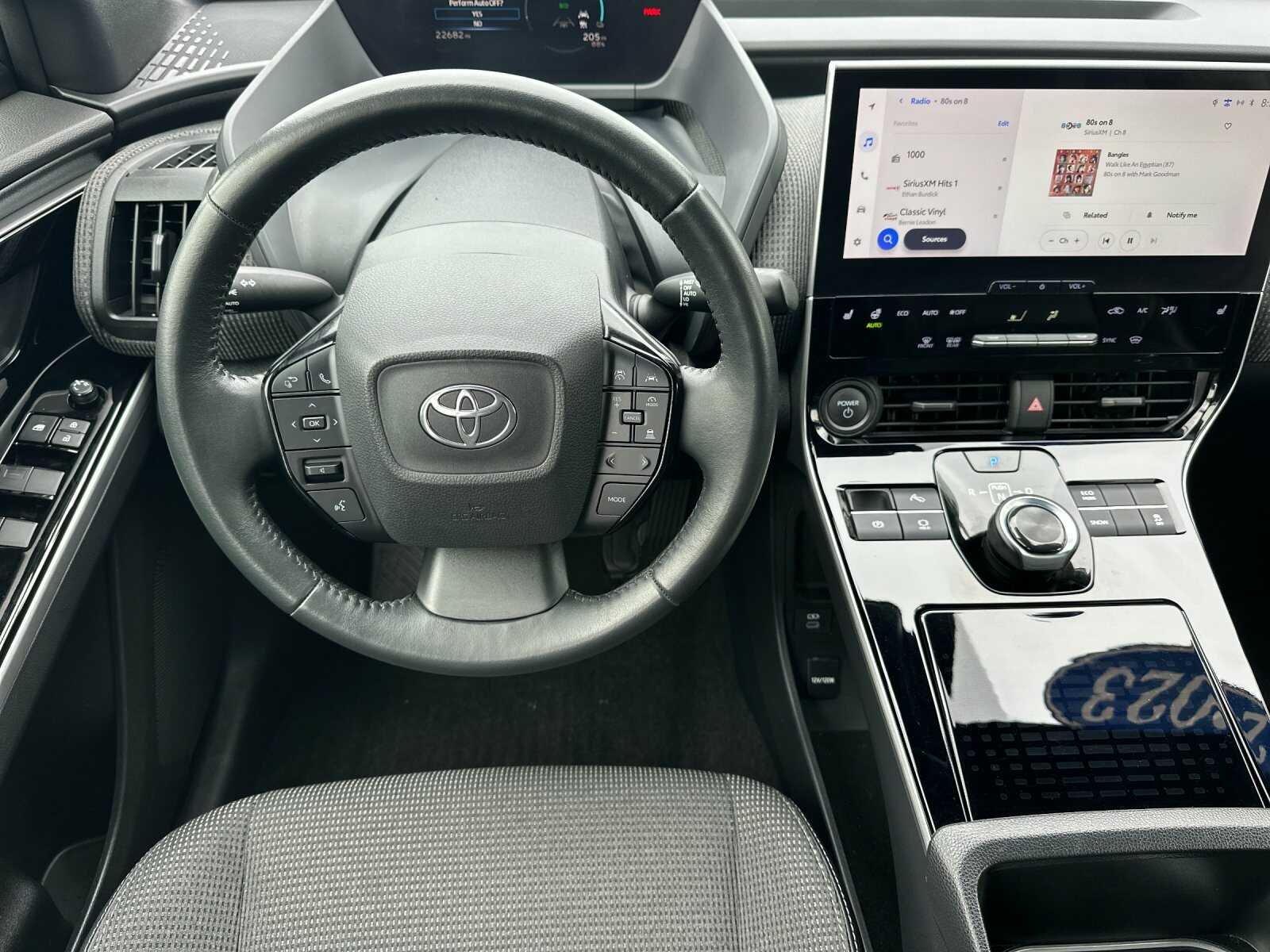 Used 2023 Pearl Toyota XLE 4D Sport Utility image 17