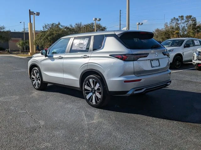 New 2026 Silver Mitsubishi SE image 8