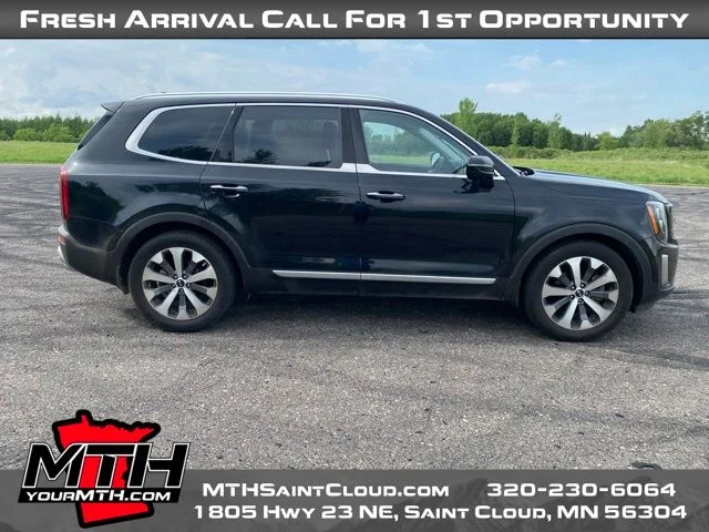 Used 2020 Black Kia SX image 1