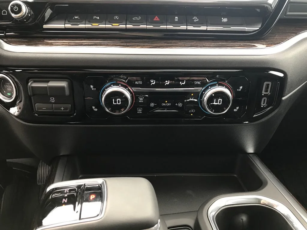 New 2026 Onyx Black GMC Elevation image 27