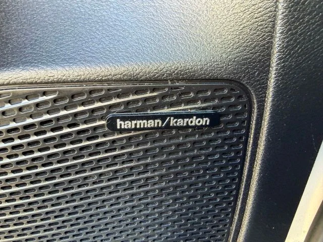 Used 2022 Silver Chrysler Pinnacle image 12