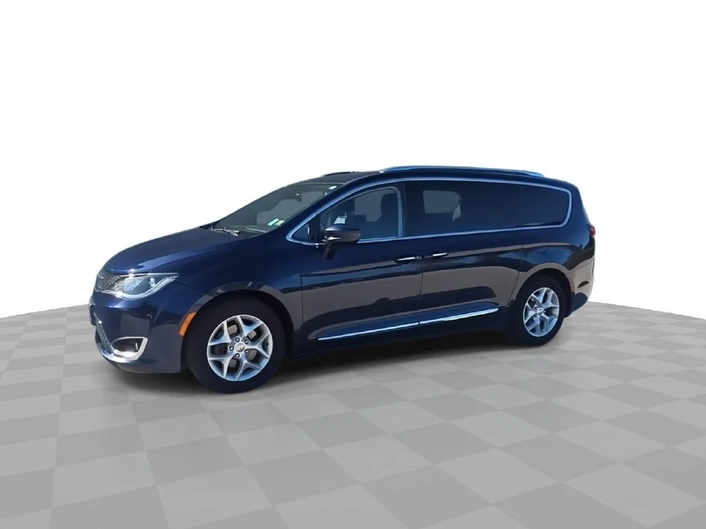 Used 2017 Blue Chrysler Touring L Plus image 4