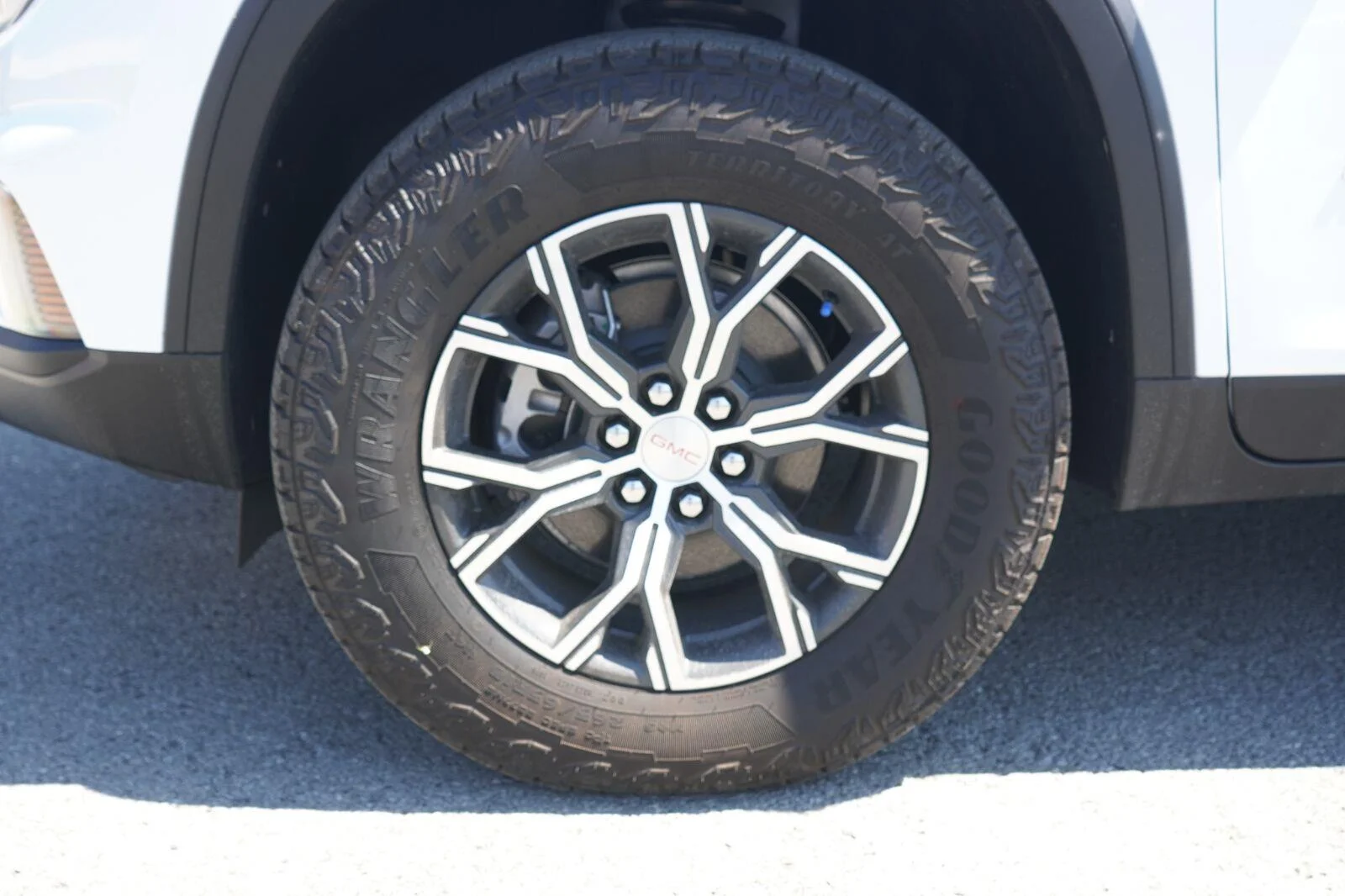 2026 GMC Acadia AT4 - Photo 10
