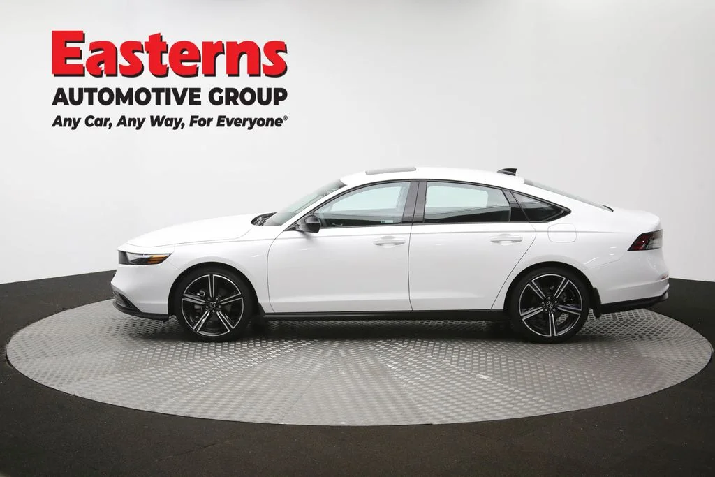 Used 2026 White Honda SE image 59