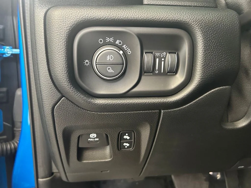 Used 2020 Blue Ram Laramie image 46