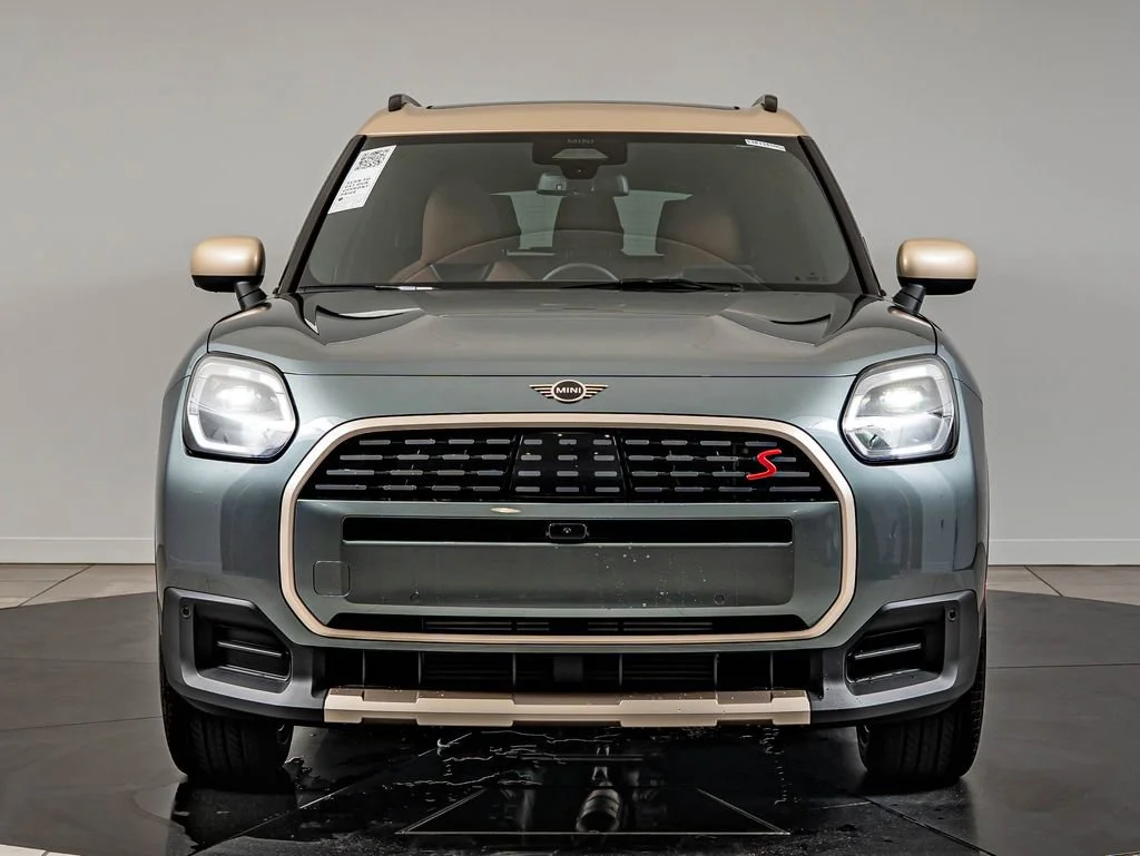 New 2027 Smokey Green Metallic MINI Iconic image 2