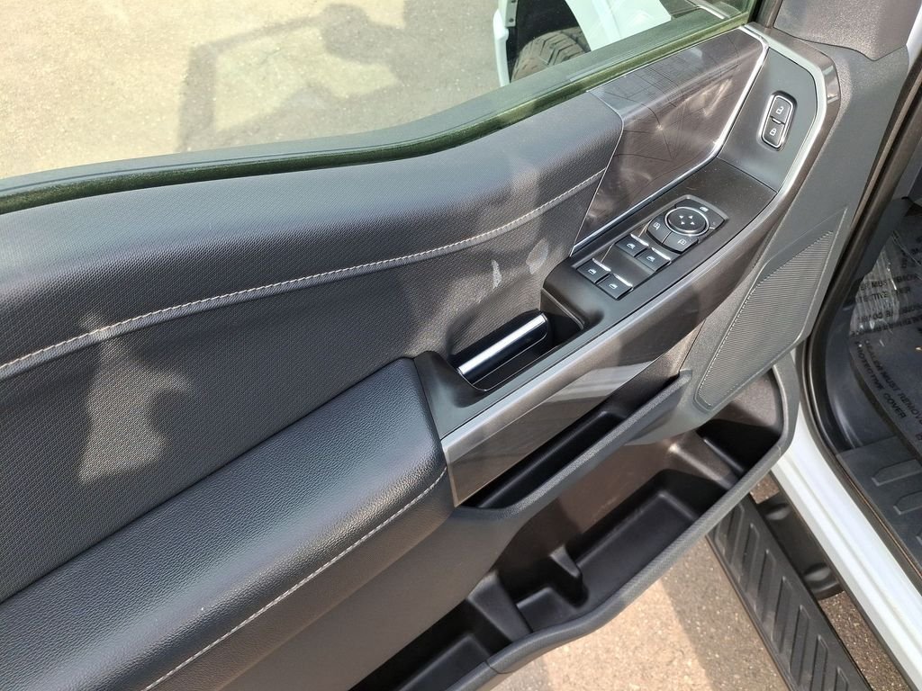 Used 2022 White Ford XLT image 15