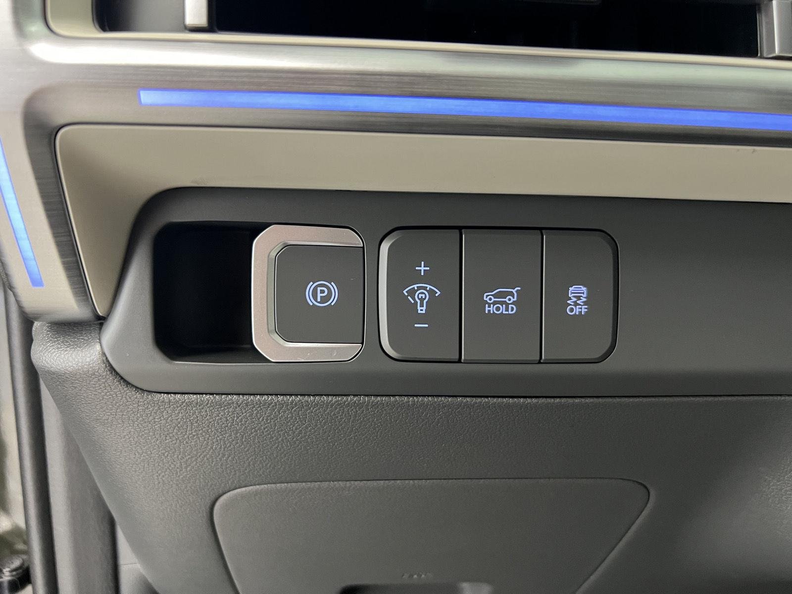 Used 2024 Rockwood Green Hyundai Limited image 14