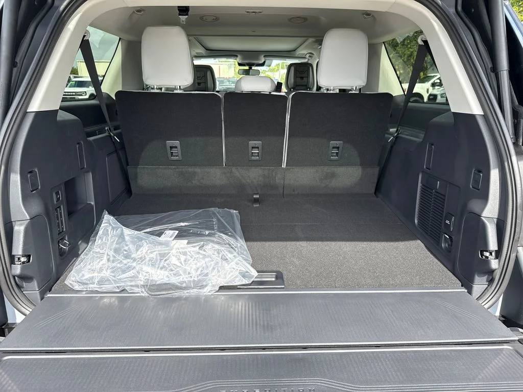 New 2026 Gray Ford Platinum image 23