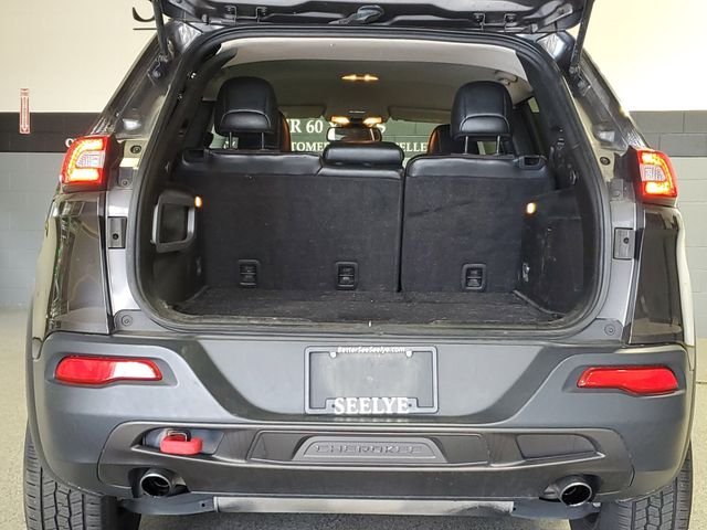 Used 2017 Gray Jeep Trailhawk image 7