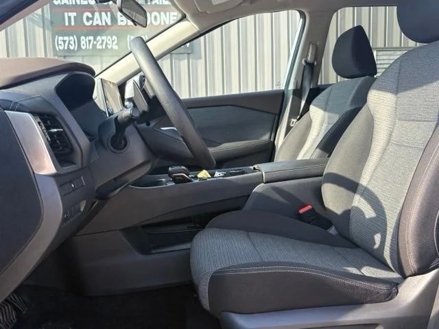 Used 2021 Silver Nissan SV image 14