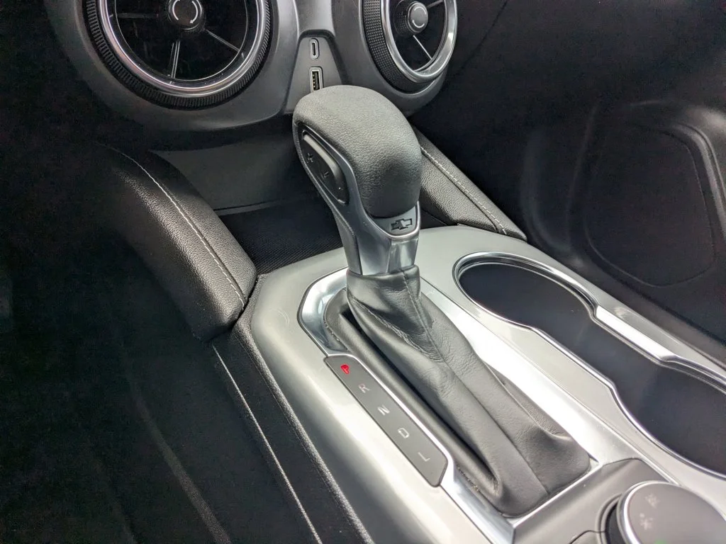 Used 2025 Summit White Chevrolet LT image 18