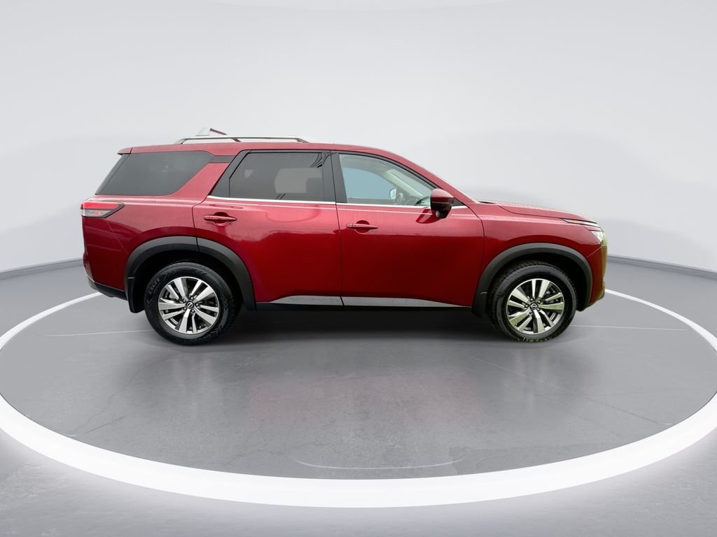 Used 2022 Red Nissan SL image 6