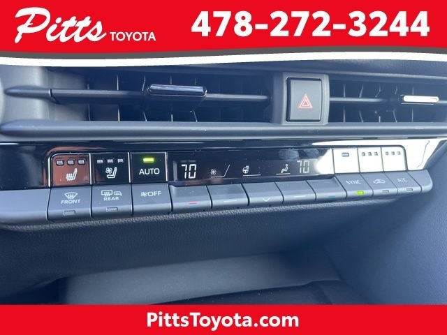 2026 Toyota Crown XLE - Photo 23