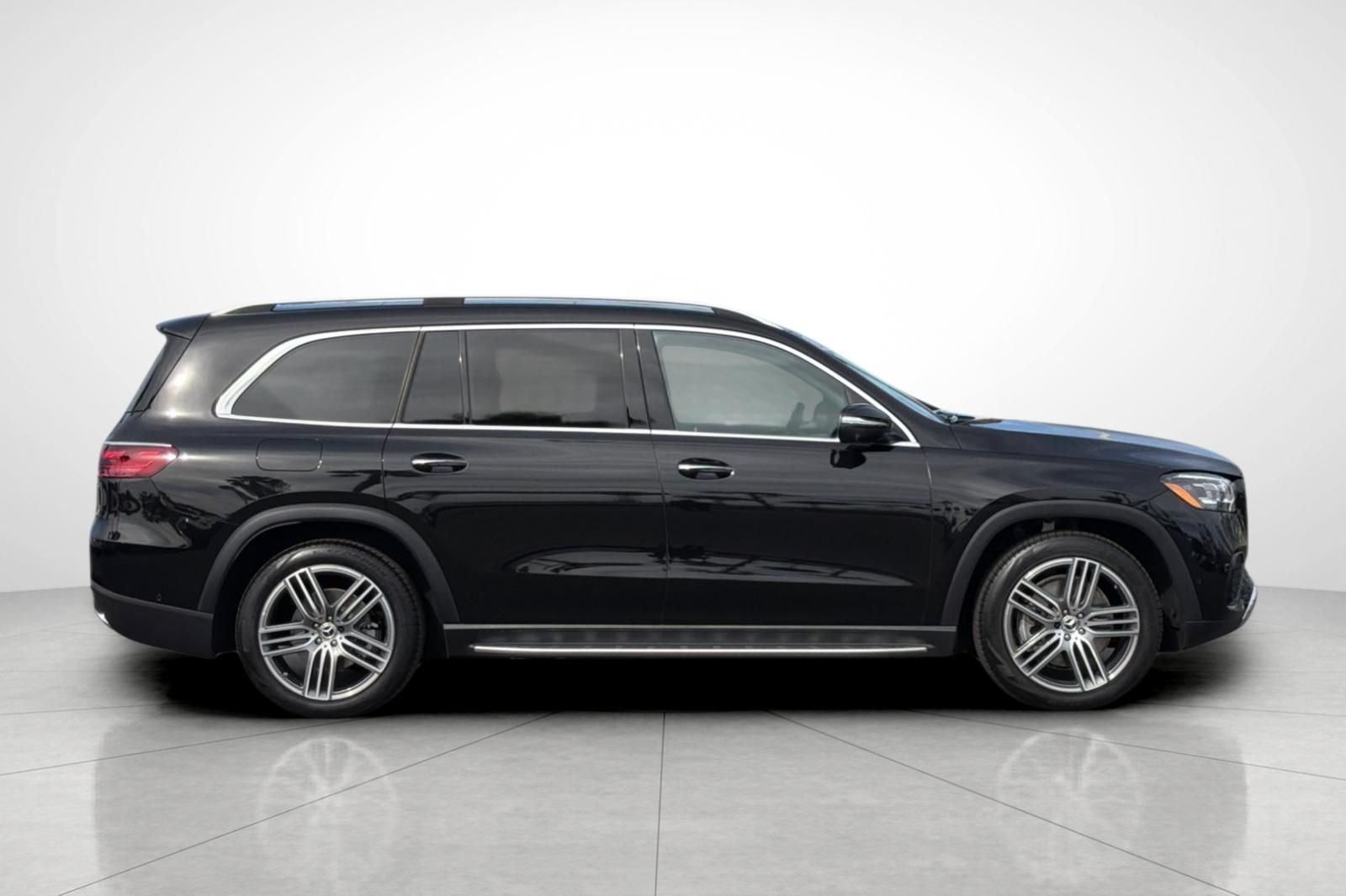 Certified Used 2026 Black Mercedes-Benz GLS 450 image 27