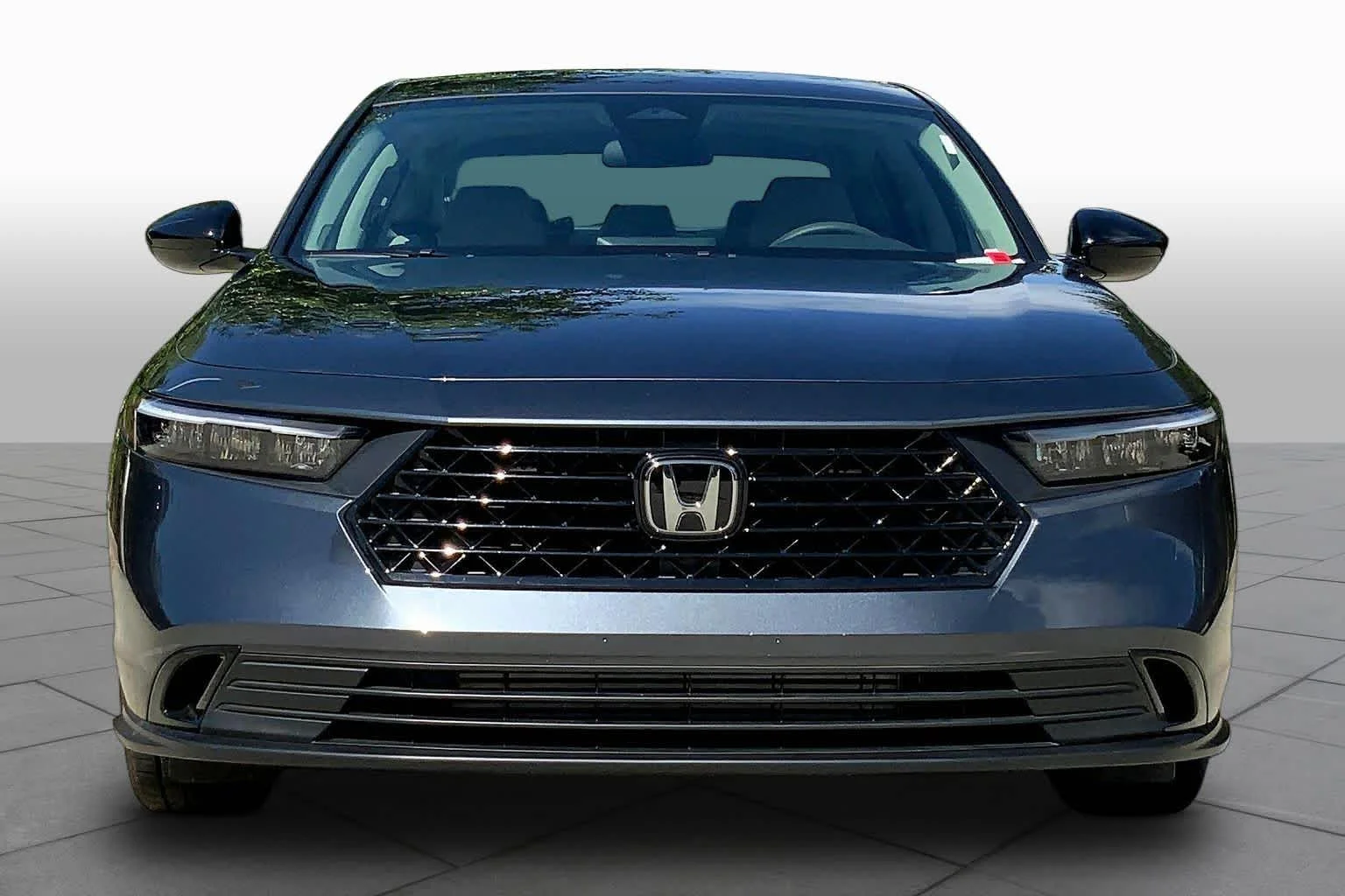 Certified Used 2025 Meteorite Gray Metallic Honda 1.5T SE image 4