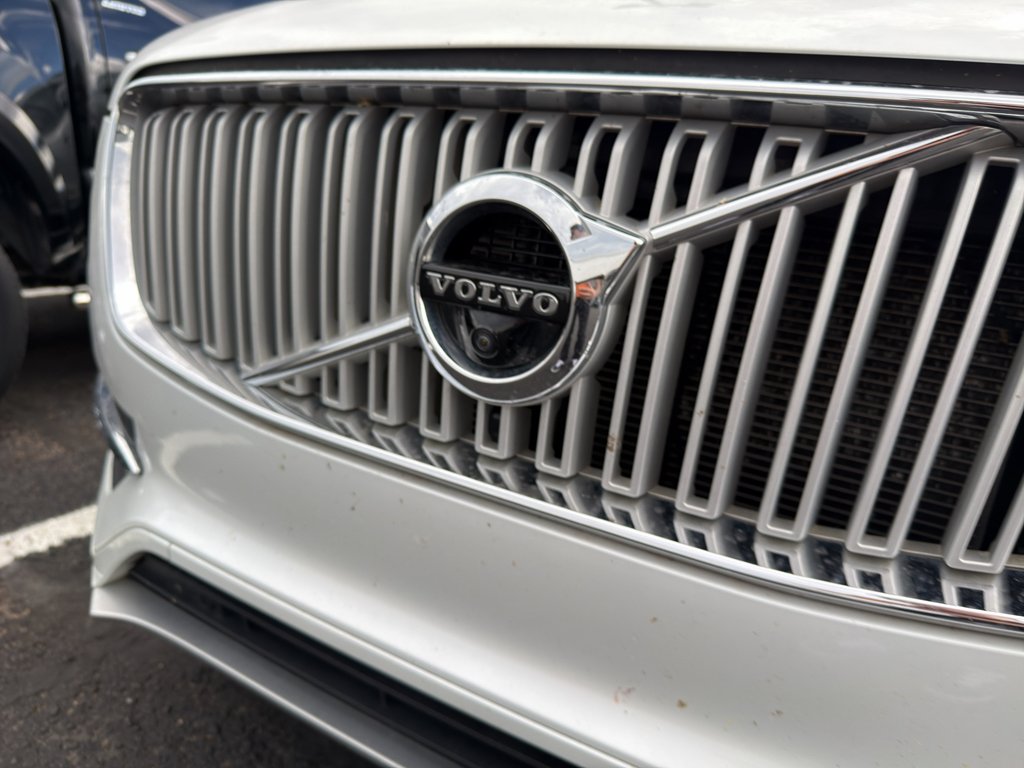 Used 2019 Crystal White Pearl Metallic Volvo Inscription image 29