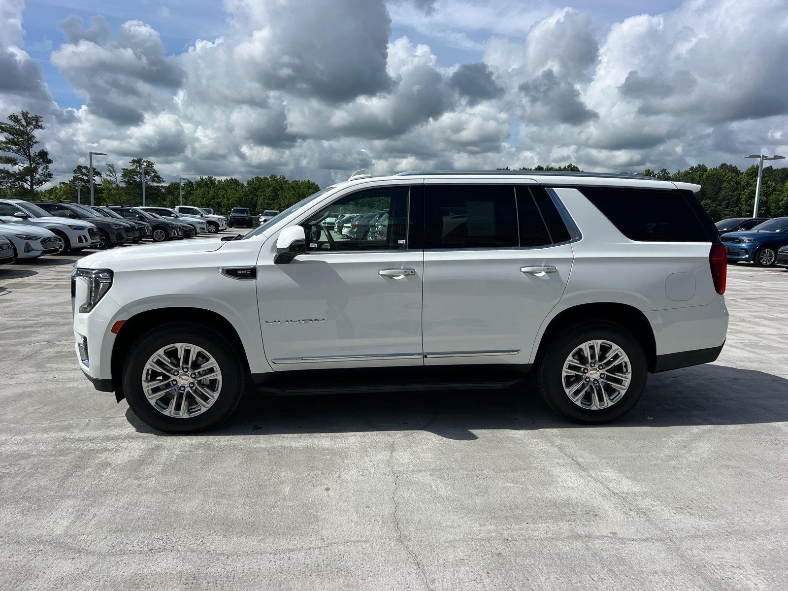 Used 2022 Summit White GMC SLT image 8