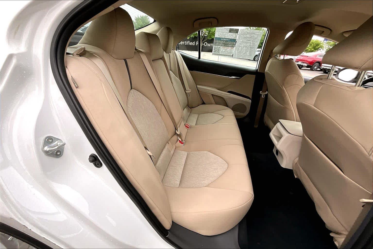 Used 2024 Ice Cap Toyota LE image 31