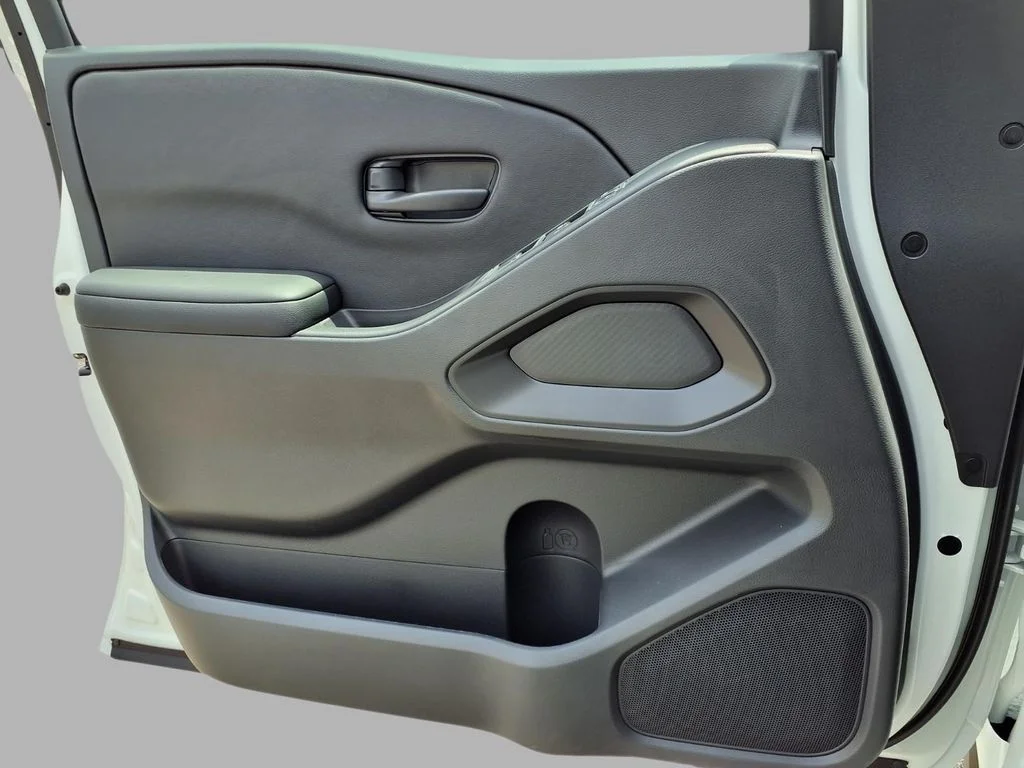 New 2026 Glacier White Nissan Crew Cab S image 18