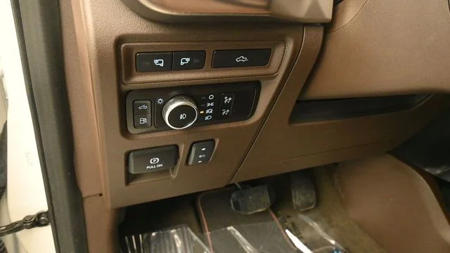 Certified Used 2023 White Metallic Ford King Ranch image 15