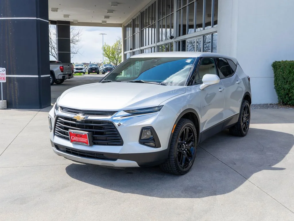 Used 2021 Silver Chevrolet LT image 3