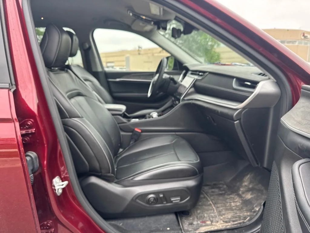 Used 2023 Red Jeep Limited image 17