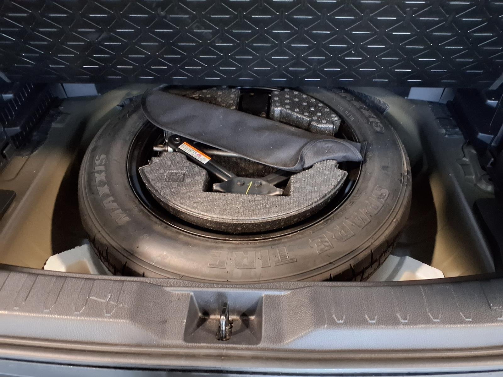 Used 2022 Black Toyota Hybrid LE image 22