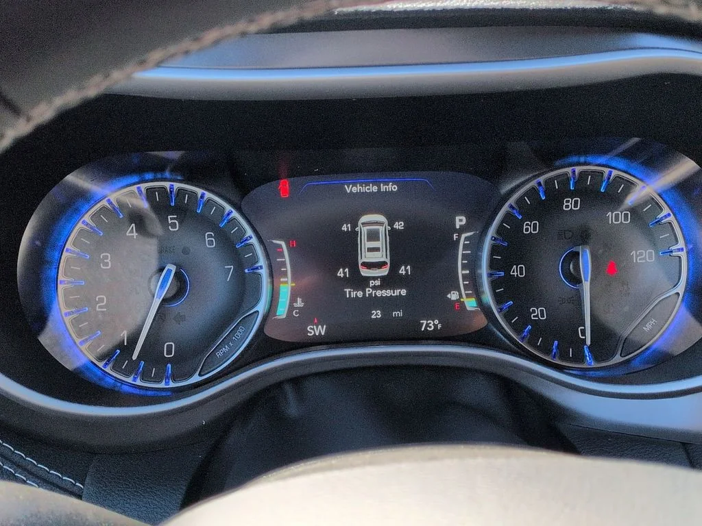 Used 2026 White Chrysler Select image 19