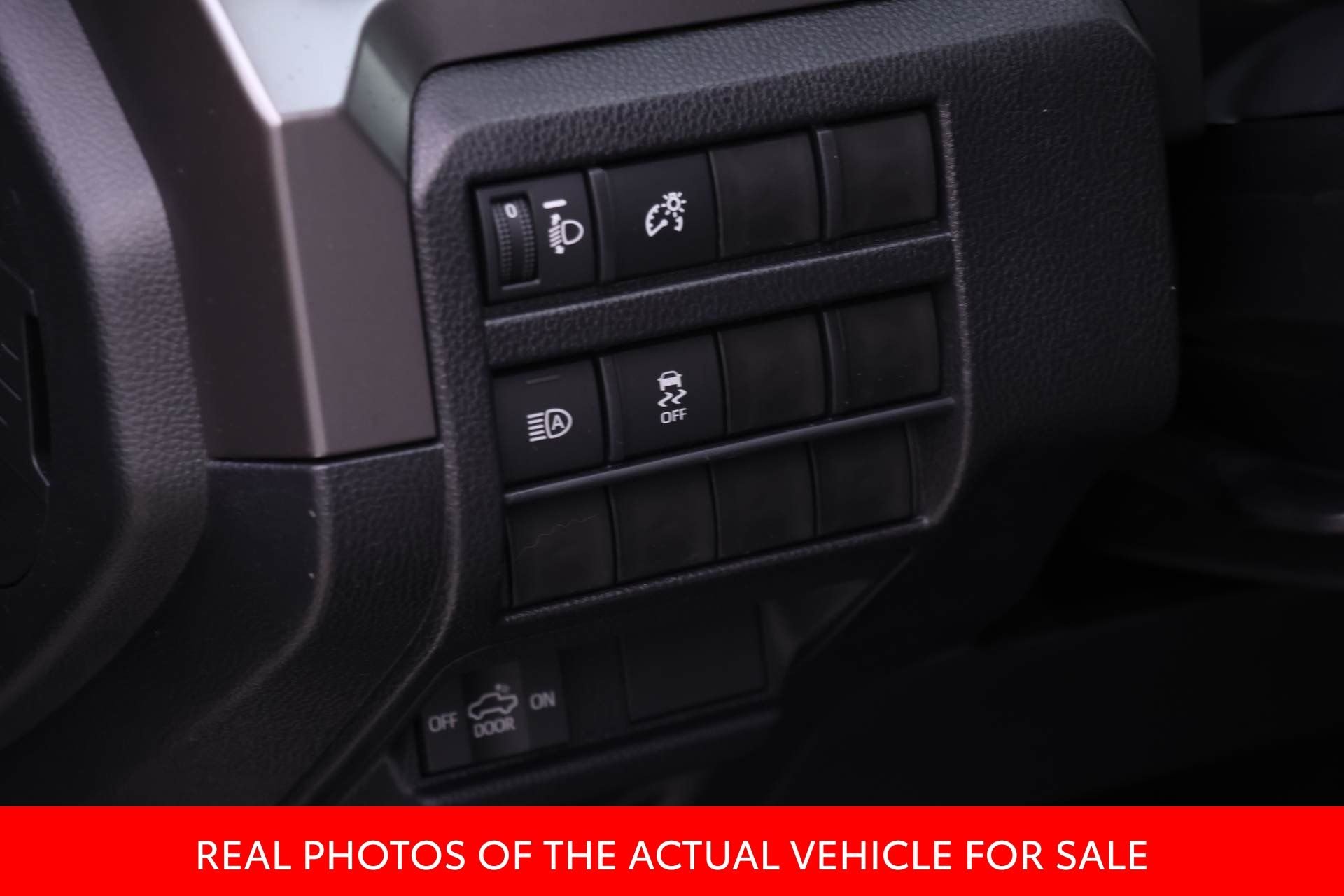 2025 Toyota Tacoma SR5 - Photo 15