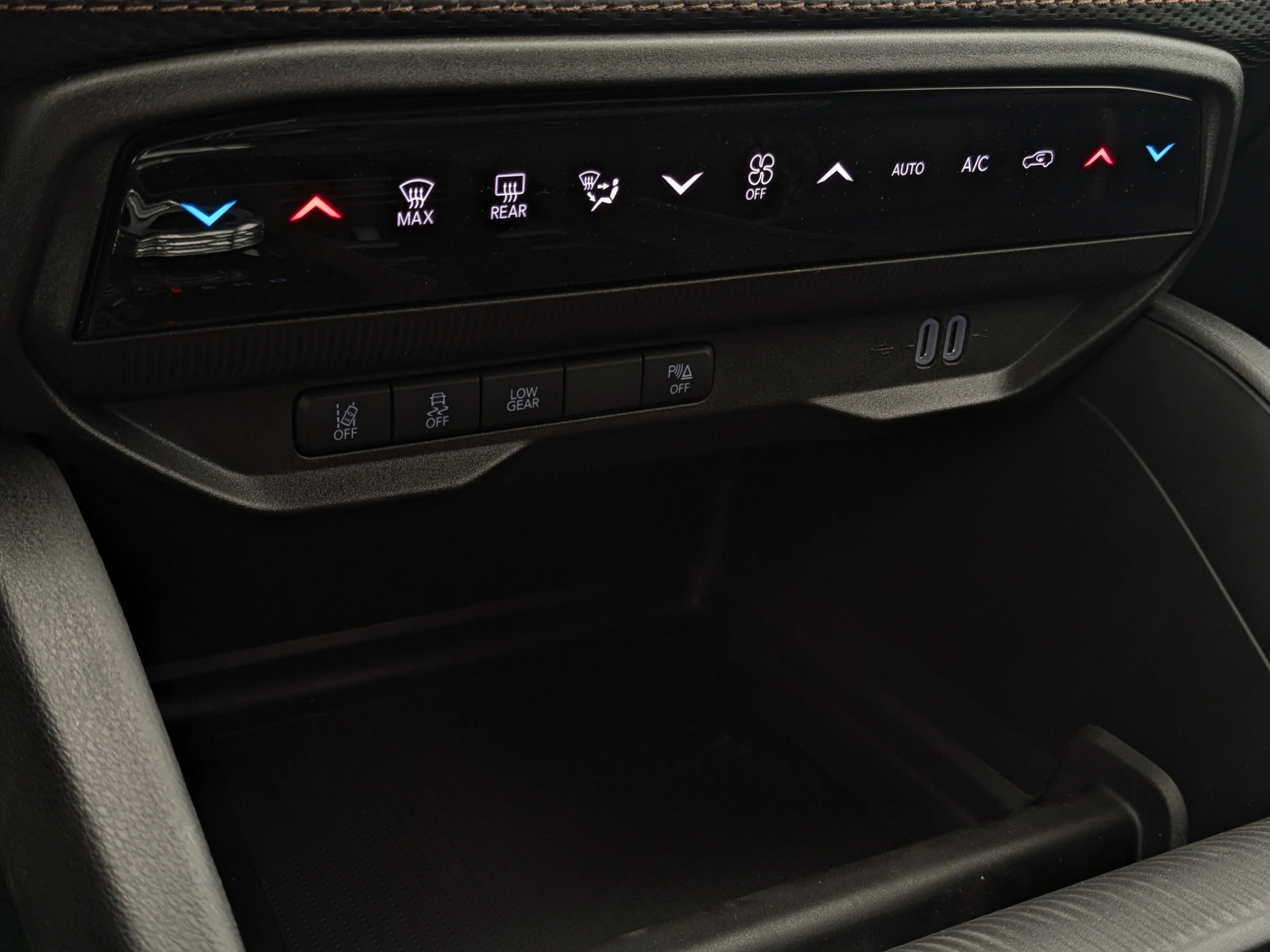 New 2026 Grey Jeep Limited - Preferred Package 23G  - Mopar Interior Protection Pckge-  Pano Sunroof image 18