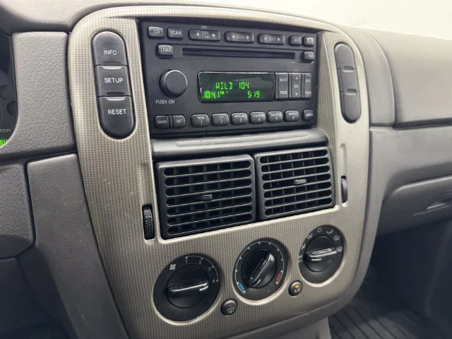 Used 2005 Silver Birch Clearcoat Metallic Ford XLT image 44