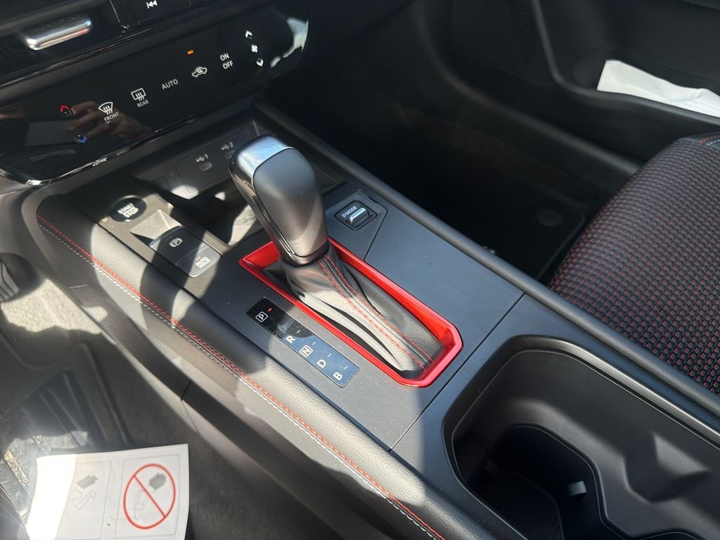 New 2026 Nissan Kicks SR 4D Sport Utility