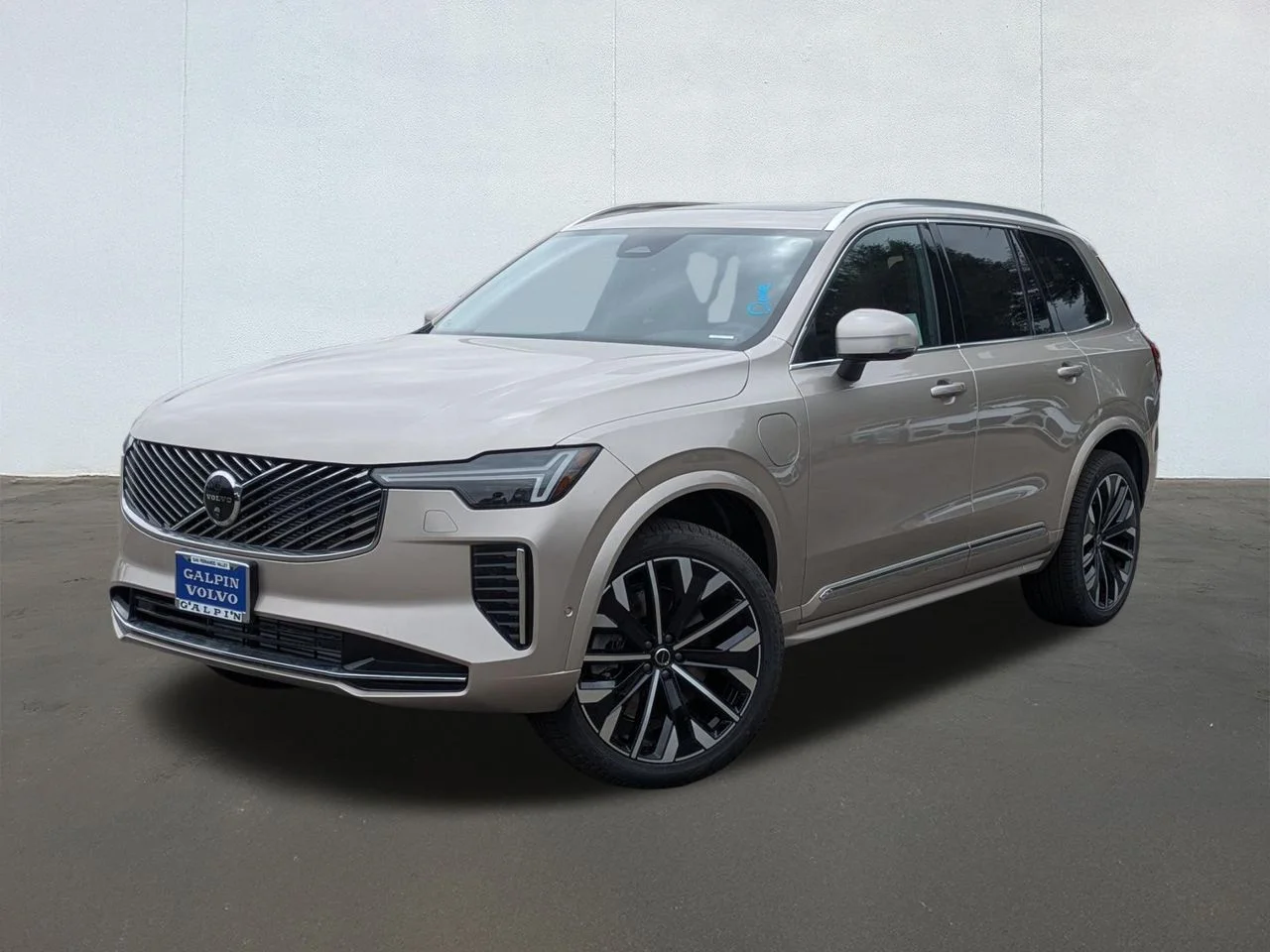 2026 Volvo XC90 Plus