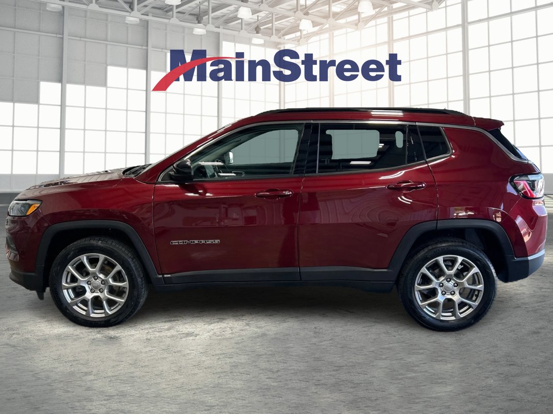 Used 2022 Jeep Compass Latitude Lux with VIN 3C4NJDFB8NT163153 for sale in Kansas City