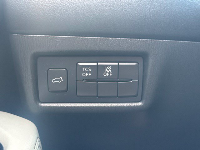 Used 2019 White Mazda Grand Touring image 18