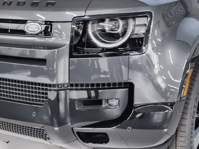 New 2026 Carpathian Grey Premium Metallic Land Rover X-Dynamic SE - 130 P400 image 19