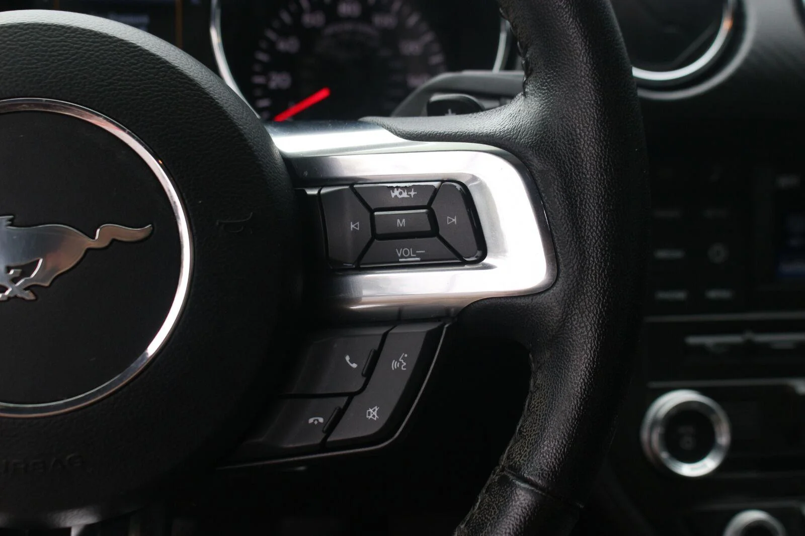 Used 2016  Ford V6 image 18