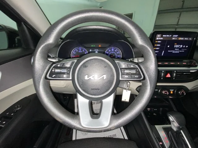 Used 2023 Black Kia LXS image 14