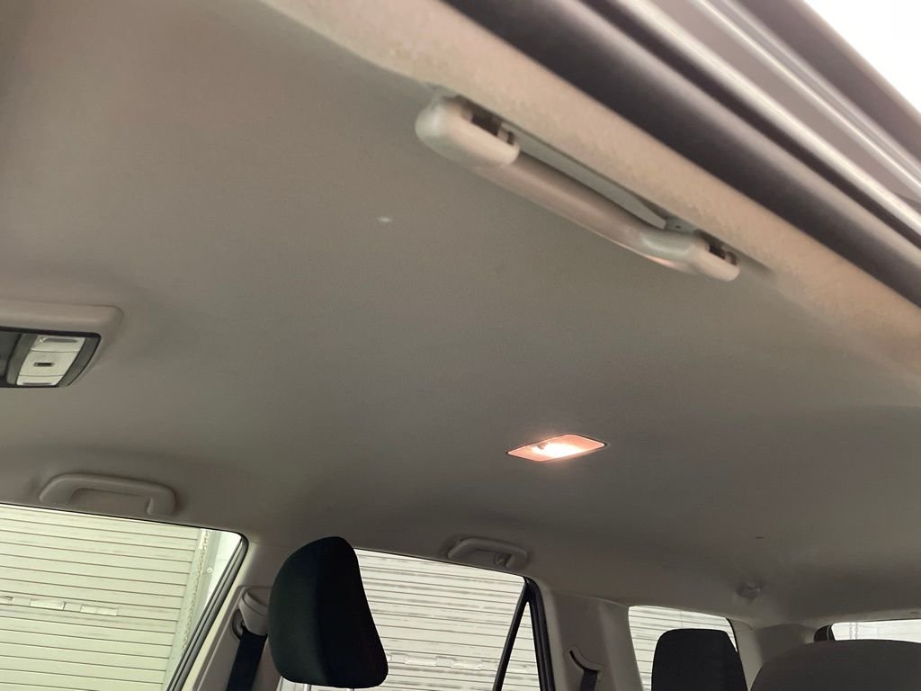 Used 2018 Gray Toyota SR5 image 18