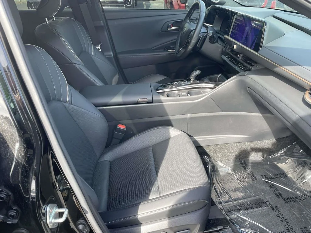 2025 Toyota Crown Signia Limited - Photo 48