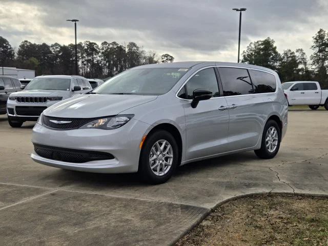 2026 Chrysler Voyager LX's photo