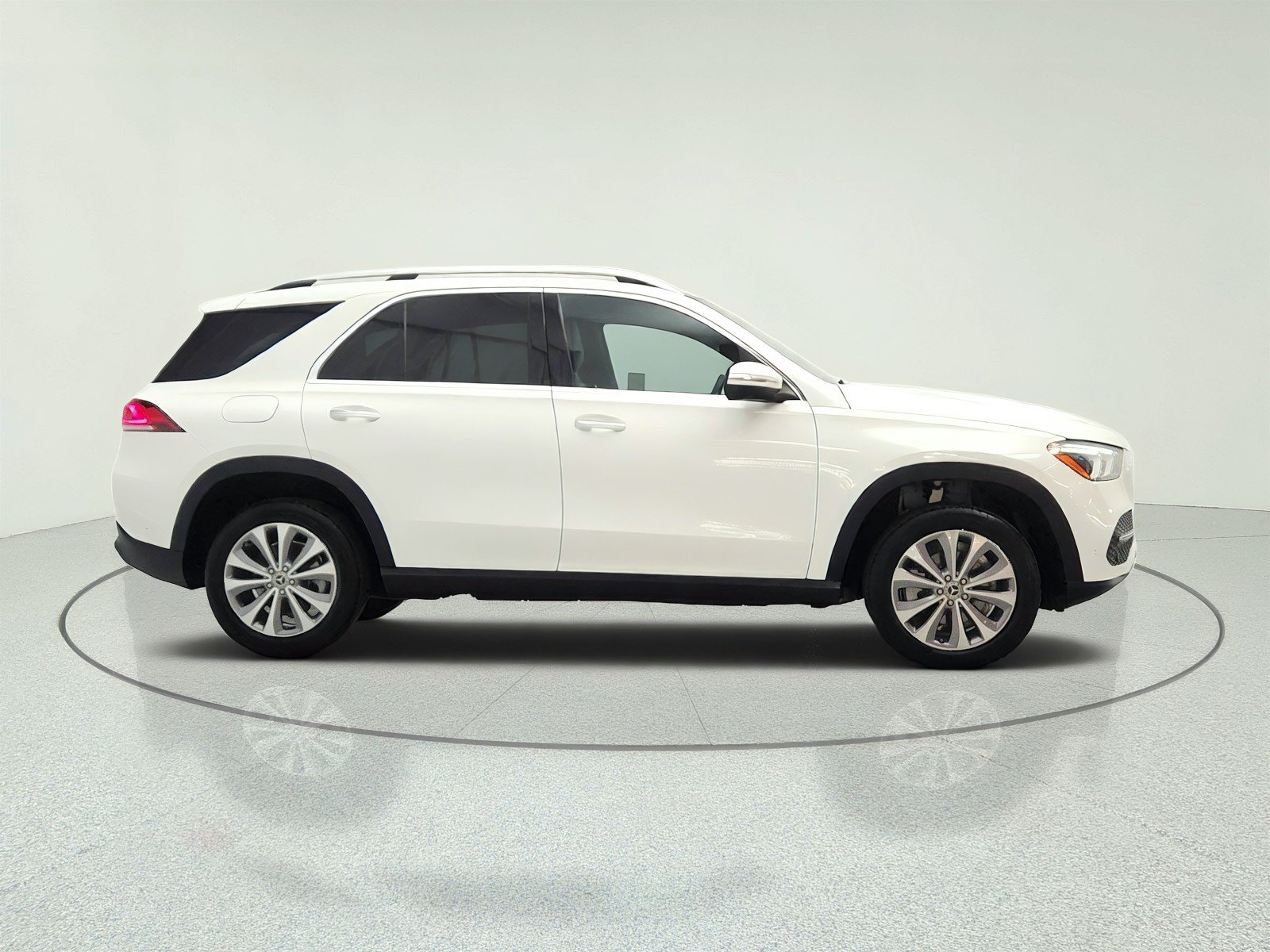 Certified Used 2023 Polar White Mercedes-Benz GLE 350 4MATIC® SUV image 4