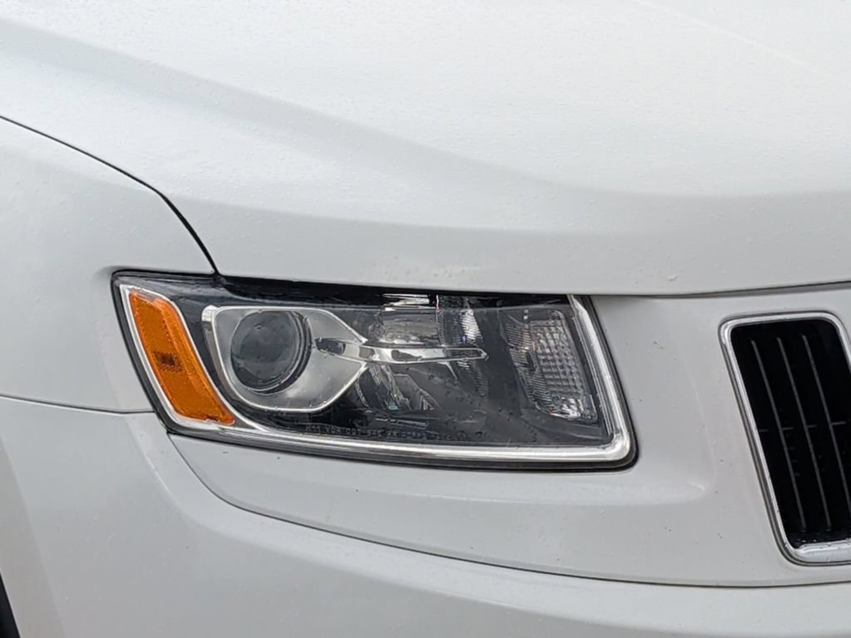 Used 2015 Bright White Clearcoat Jeep Limited image 10