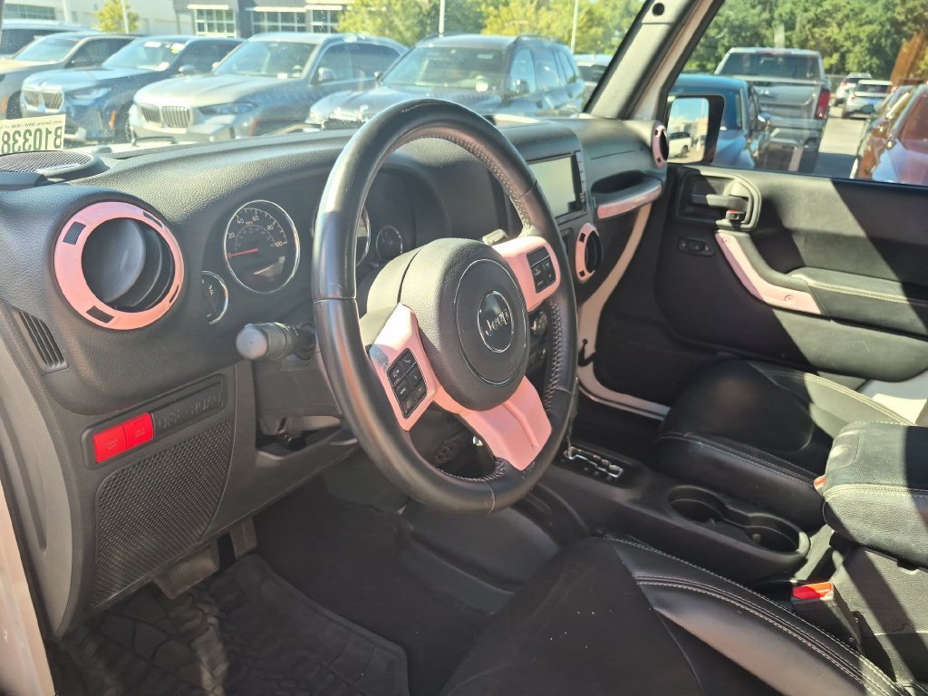 Used 2017 White Jeep Unlimited Rubicon image 26