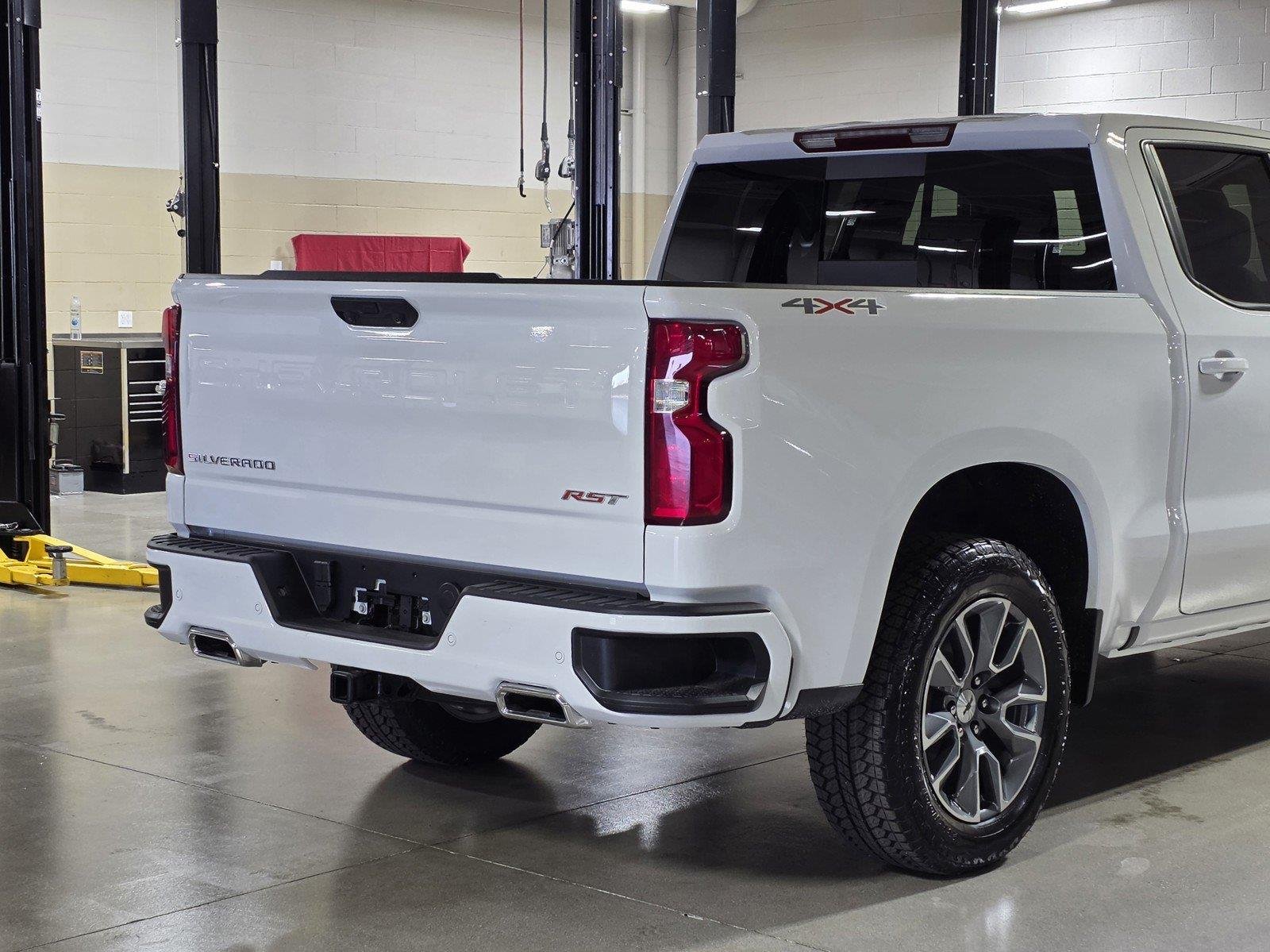 New 2026 Summit White Chevrolet RST image 11
