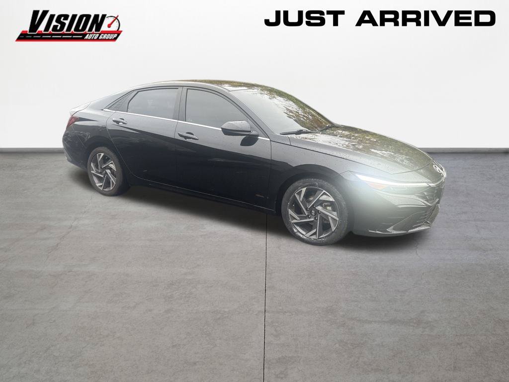 Used 2024 Black Hyundai SEL image 8