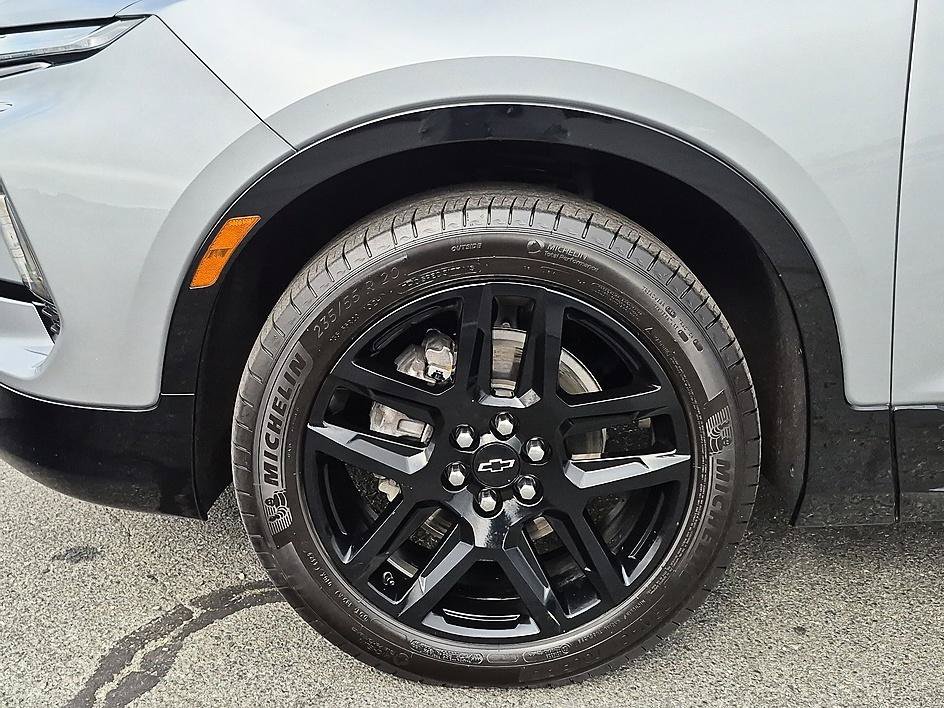 Used 2024 Sterling Gray Metallic Chevrolet RS image 10