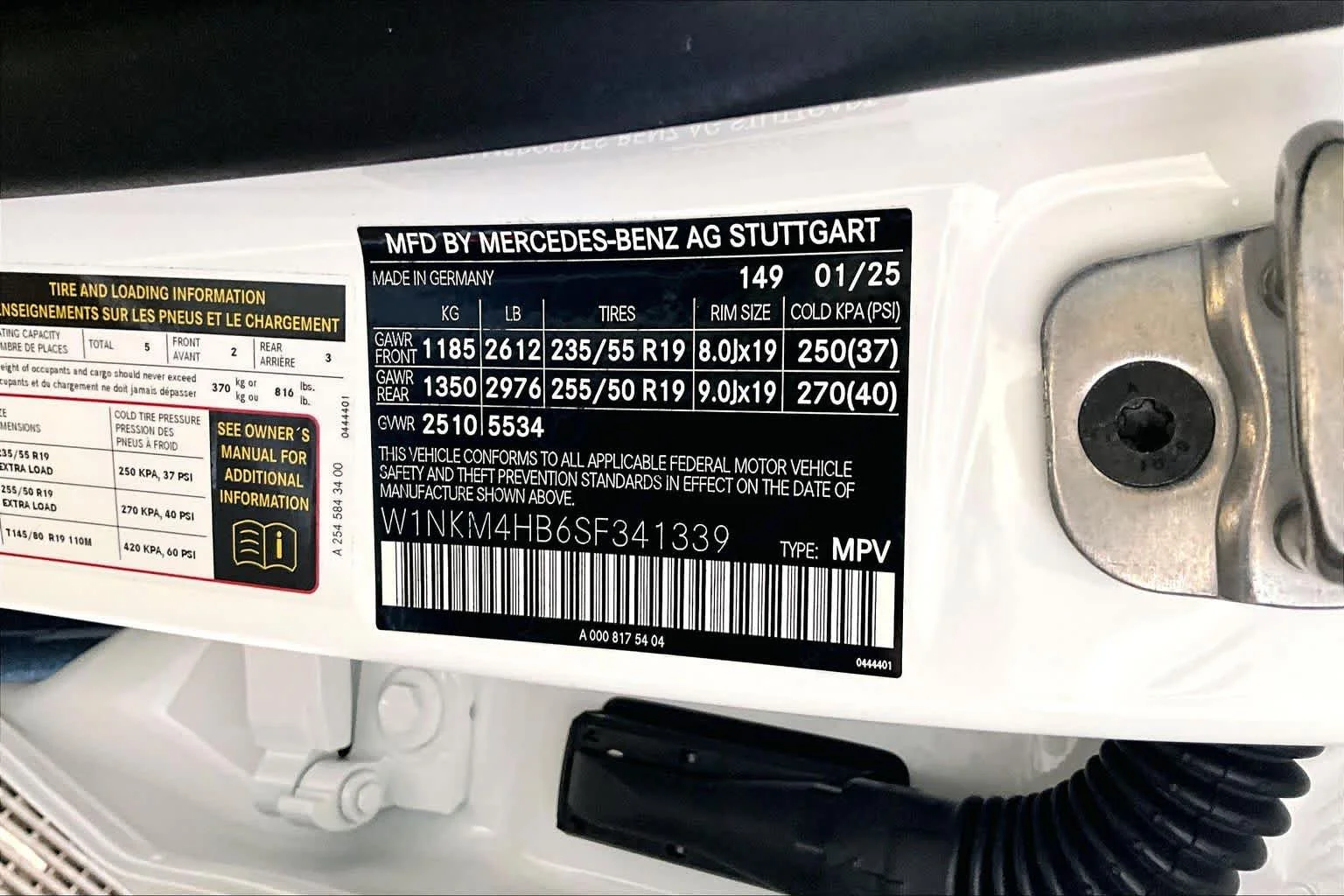 Certified Used 2025 Polar White Mercedes-Benz GLC 300 image 34